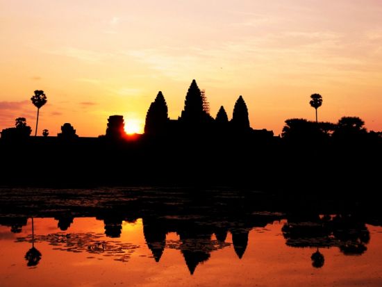 アンコール遺跡観光ツアー&朝日鑑賞 神秘の目覚めを体験  鑑賞地は4箇所から選択可！＜混載／早朝／日本語ガイド＞