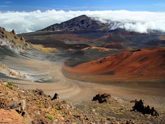 ハレアカラ山頂 日の出鑑賞ツアー　マウイ島最高峰の山頂で自然の偉大さを感じる ＜午前／朝食付き／英語ガイド＞