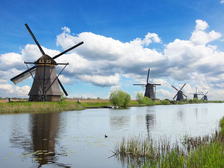低価日本製■ オランダ キンデルダイク 水路と風車五基 風景 額縁付 A3ノビ 自然、風景