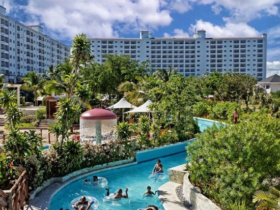 「ジェイパークアイランドリゾート&ウォーターパーク」1日パス　セブ最大のウォーターパークで1日中遊び放題＜送迎選択可／ランチ付き＞