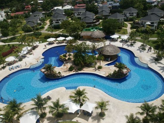 「ジェイパークアイランドリゾート&ウォーターパーク」1日パス　セブ最大のウォーターパークで1日中遊び放題＜送迎選択可／ランチ付き＞