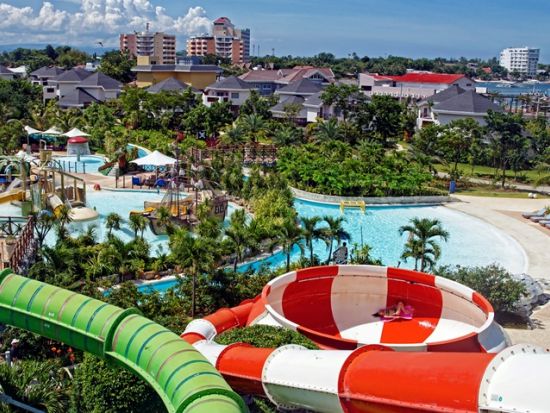 「ジェイパークアイランドリゾート&ウォーターパーク」1日パス　セブ最大のウォーターパークで1日中遊び放題＜送迎選択可／ランチ付き＞