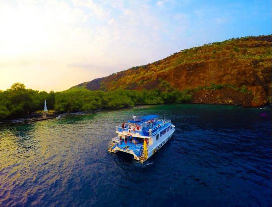 キャプテン・クック号　サンセット・ディナークルーズ ＜夕食・カクテル1杯付き／カイルアピア発＞