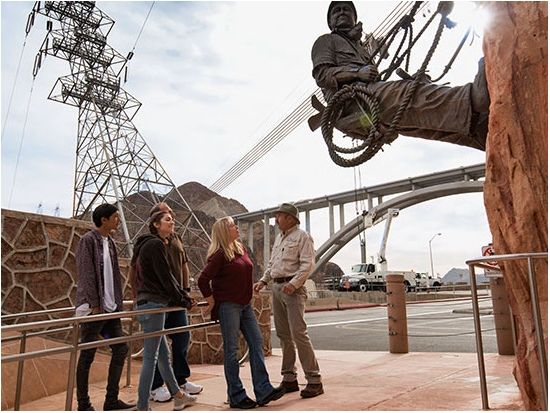 フーバーダム半日観光ツアー ＜英語ガイド＞