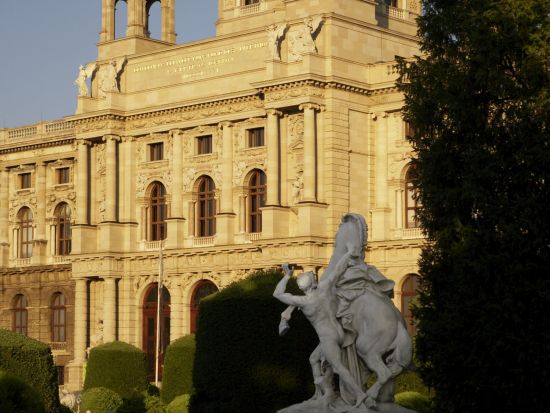 ウィーン半日観光ツアー　美術史美術館 日本語ガイドが徹底解説！カフェタイムも満喫 ＜貸切／ティータイム付き／日本語ガイド＞