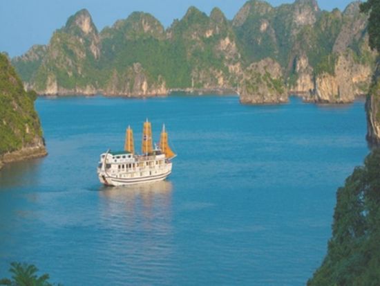 世界遺産ハロン湾1泊2日クルーズ「グレイライン号」欧米人で賑わうモダン・クラシックな船旅