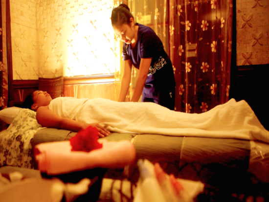 ノアストーン＆スパリゾート「Noah Stone ＆ Spa Resort」 極上のストーンマッサージとプルメリア咲く庭を楽しむ至福の時間＜マクタン島内送迎付＞