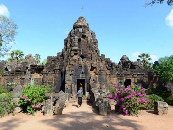 南部遺跡群と寺院巡り＆タマウ動物園観光ツアー ＜日本語ガイド／プノンペン発＞