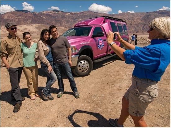 ピンクジープで行く　デスバレー国立公園 日帰り観光ツアー ＜9～5月／昼食付き／英語ガイド＞