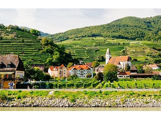 ヴァッハウ渓谷＆メルク 1日観光ツアー　メルク修道院入場付きプランあり＜英語／ウィーン発＞