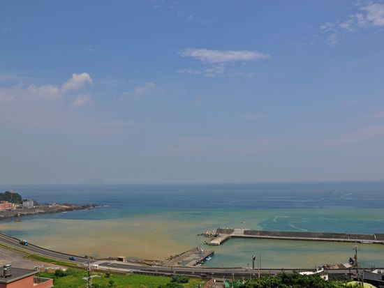 yin and yang sea bay of two colors taiwan tour