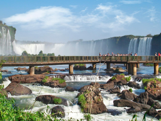 イグアスの滝 ブラジル側から眺める！日帰り半日ツアー＜英語ガイド／プエルト・イグアス発＞