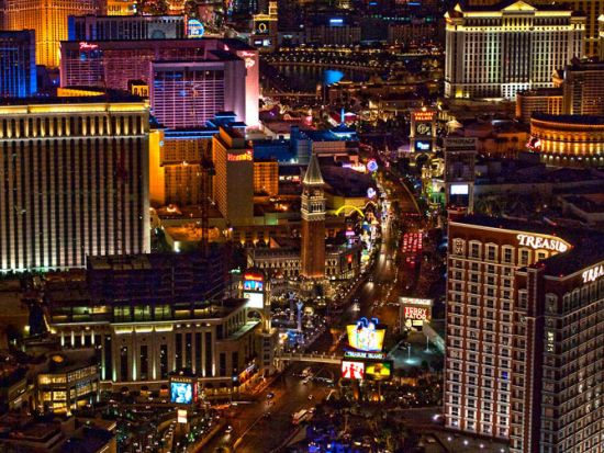 ヘリコプター遊覧飛行　ラスベガス夜景鑑賞ツアー＜現地集合・解散＞by Maverick Helicopters, Inc.