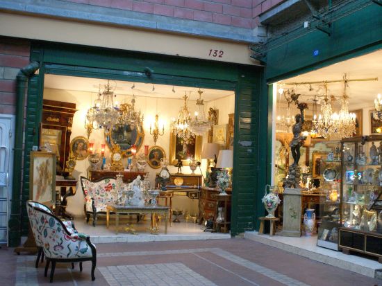 クリニャンクール蚤の市　ウォーキングツアー ＜午後／日本語ガイド＞*前日予約OK