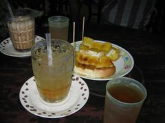 bangkok food tour Thai tea and snacks