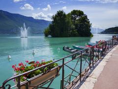 Annecy_Town with preschool boy