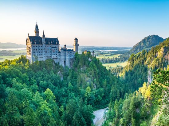 世界遺産：ノイシュバンシュタイン城＆リンダーホーフ城　日帰り観光ツアー ＜8時台出発／英語ガイド／ミュンヘン発＞