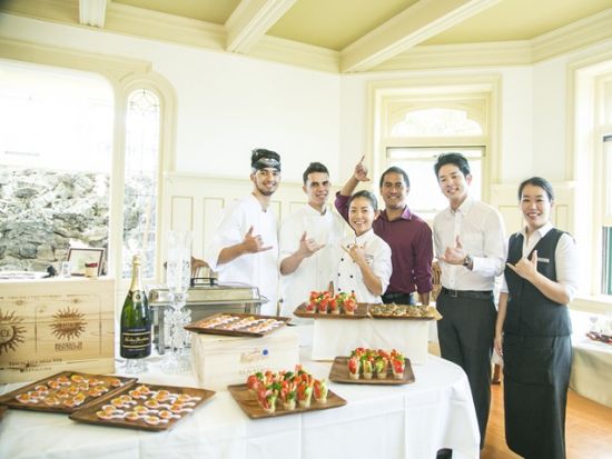 タオルミーナ・シチリアン・キュイジーヌ　食事券＆事前予約　シチリアの伝統レシピを楽しむイタリアン＜昼・夕／ワイキキ・ビーチ・ウォーク内＞