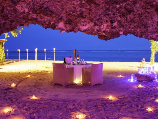 サマベ・バリ・スイーツ＆ヴィラズ「Samabe Bali Suites＆Villas」食事券＆事前予約サービス 神秘の洞窟でプライベートディナー＜ホテル送迎付＞