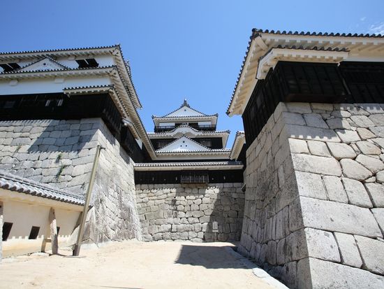 道後温泉駅と坊っちゃん列車