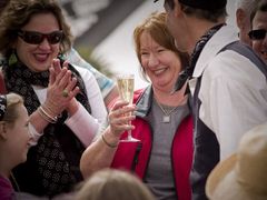 Wine_and_Canapes_Dinner_Cruise (2)