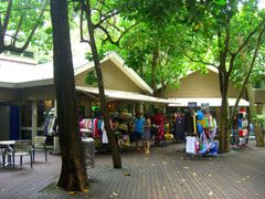 green islands souvenir shops