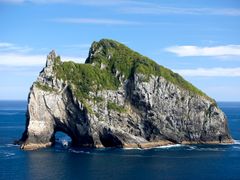 Bay of Islands Cruise Tour Hole in the Rock