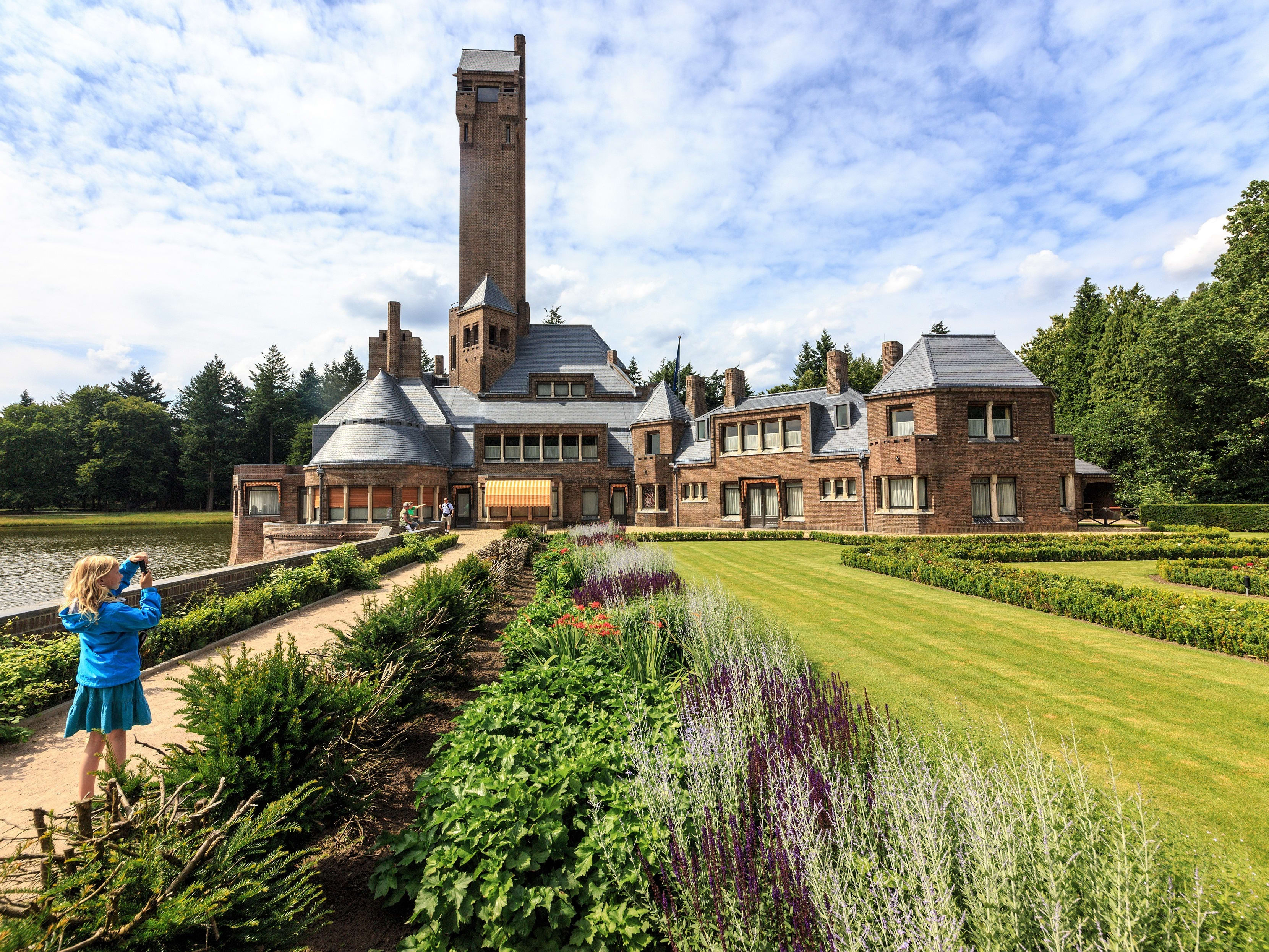 クレラー ミュラー美術館 ホグ ベルウ国立公園 1日観光ツアー 英語 アムステルダム発 オランダ オランダ 旅行の観光 オプショナルツアー予約 Veltra ベルトラ