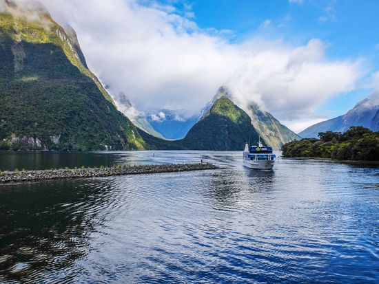 fiordland national park tour and milford sound cruise from