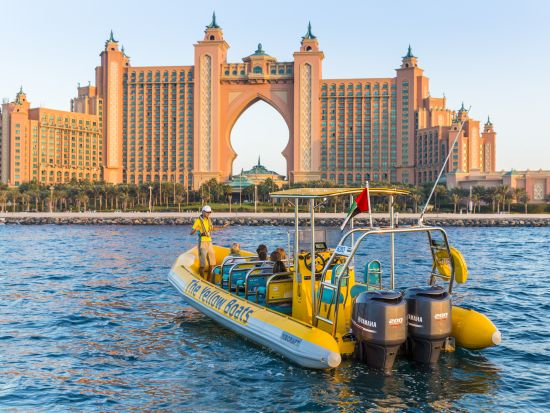 海から見る感動のドバイ！イエローボートツアー☆記念に残るベストショットが撮れます＜ドバイ発＞