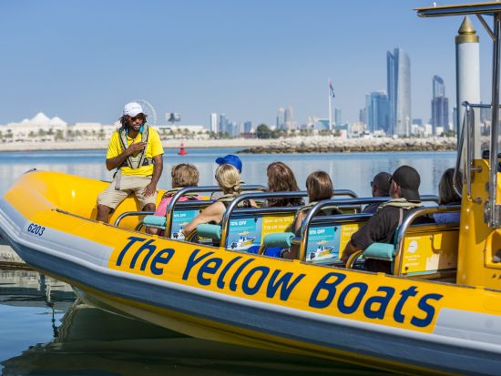 海から見る感動のアブダビ！イエローボートツアー☆記念に残るベストショットが撮れます＜アブダビ発＞