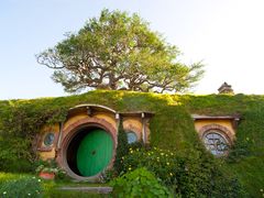 Hobbiton Express tour Auckland Bilbo Bag End