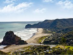 Piha Beach, Waitakere Auckland City Tour