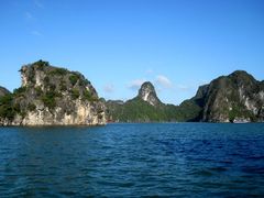 Halong_Bay_by_Boat (5)