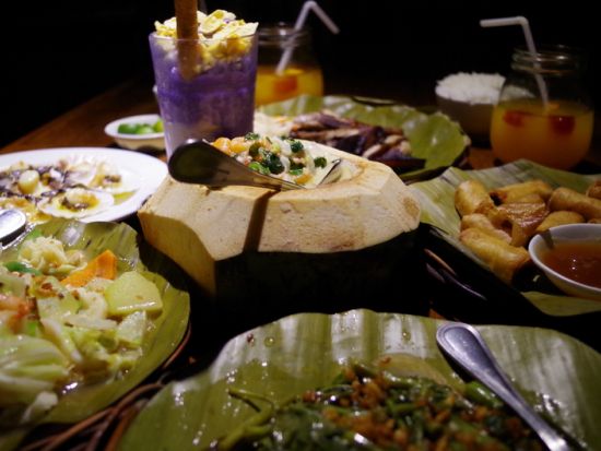 地元人にも人気！水上に浮かぶレストラン「ランタウ・フローティング・ネイティブ・レストラン」ディナー＆ベルスパ＜往復送迎付き＞