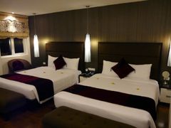 Ha Long Bay Overnight Cruise Hotel Accommodation