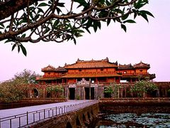 ngo mon gate imperial city vietnam