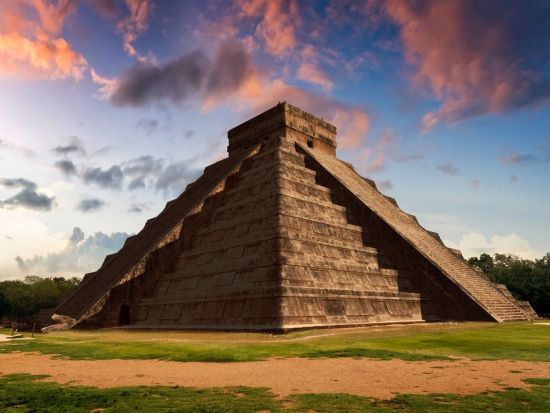 【ククルカン降臨】2026年3月20日と9月23日限定！世界遺産チチェン・イッツァ遺跡 天体ショー！グランセノーテ＋セノーテイキル訪問＜昼食付き／日本語ガイド＞