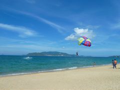 nha-trang-beach-skydiving-threeland-travel