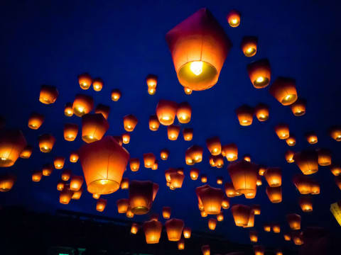 夜の九份 ・十分（天燈上げ）ツアー　16時台集合！フォトジェニックな2箇所の定番スポット観光＜午後／日本語ガイド／士林夜市で解散可＞