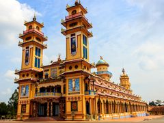 Cao Dai Temple (2)