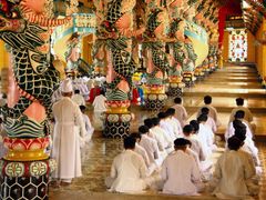 Cao Dai Temple (3)