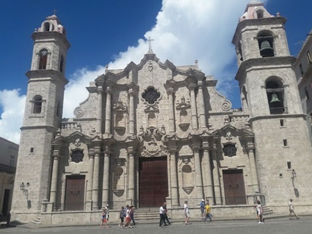 ハバナ旧市街をさくっと観光 2 5時間ウォーキングツアー 1名から催行 日本語ガイド ハバナ発 By H I S キューバの観光 オプショナルツアー専門 Veltra ベルトラ