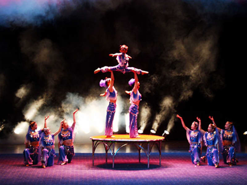 Chinese_Acrobats_and_Shanghai (1)