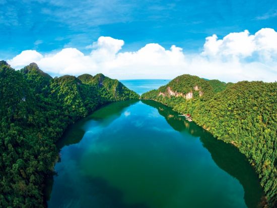 アイランドホッピング！ダヤンブンティン島＆無人島巡りの大満足ツアー ＜BBQランチ付き／ランカウイ発＞