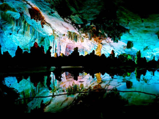 Guilin_One_Day-Reed Flute Cave (3)