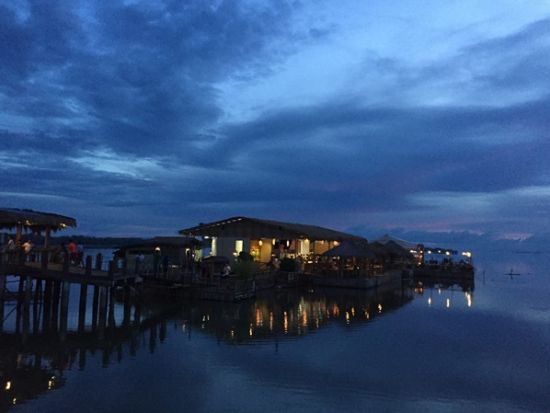 地元人にも人気！水上に浮かぶレストラン☆「ランタウ・フローティング・ネイティブレストラン」食事券&事前予約サービス＜送迎オプションあり＞	