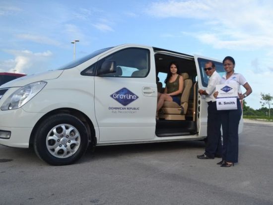 プンタカナ市内ホテル発　ホテル間送迎サービス＜片道／1～6名貸切バン／英語ドライバー＞