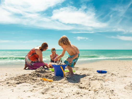 クリアウォータービーチ　送迎バスサービス ＜スピードボート体験などオプション付きのプランあり／英語ドライバー＞