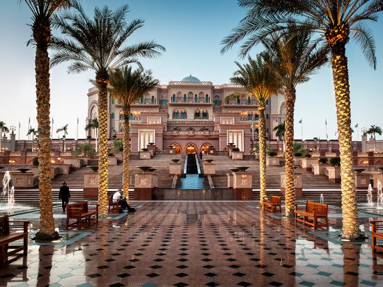 【貸切】ドバイ発アブダビ観光プライベートツアー！グランド・モスク入場＋自由に選べる観光地＜貸切／1台料金／日本語ガイド／終日／ドバイ発＞